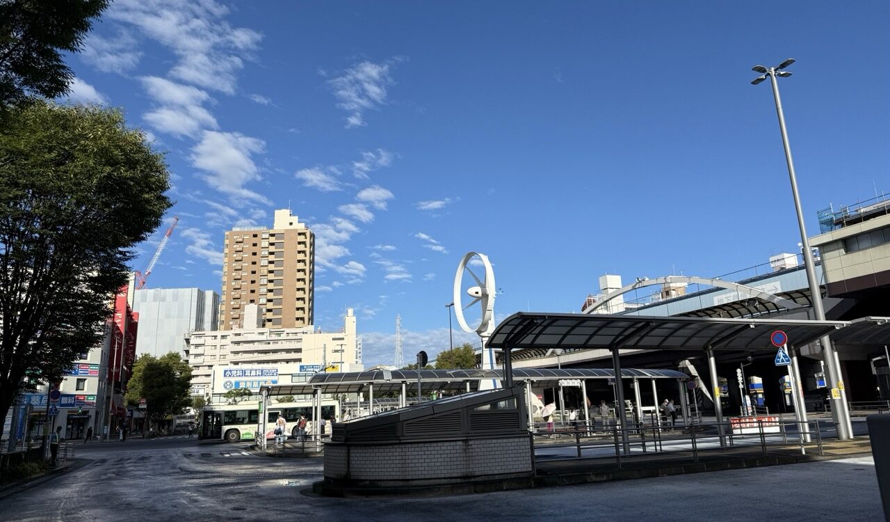 久しぶりの青空、葛西駅前の朝