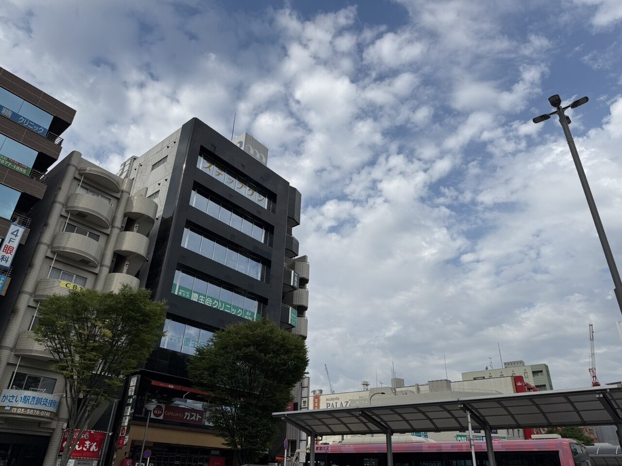 梅雨明けの空と葛西駅前